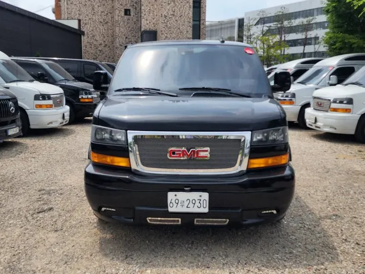 GMC Savana