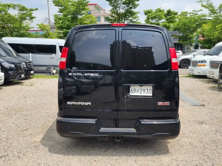 GMC Savana