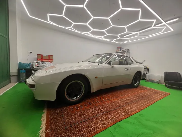 Porsche 944
