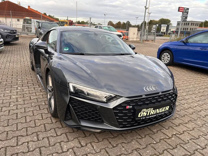 Audi R8