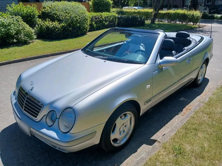Mercedes-Benz CLK 230