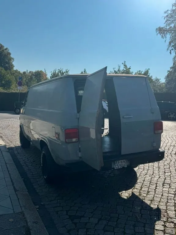 Chevrolet Chevy Van