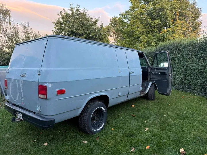 Chevrolet Chevy Van
