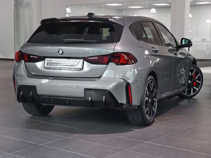 BMW 120