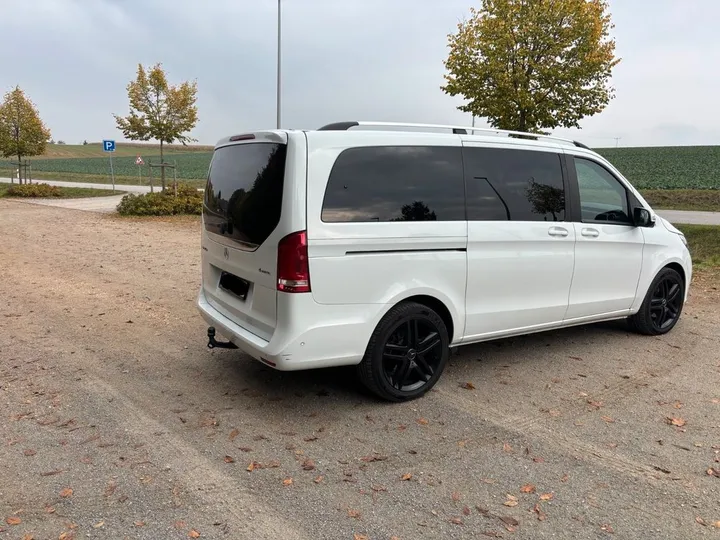 Mercedes-Benz V 250