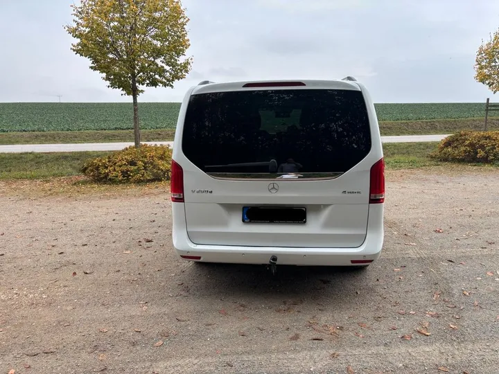 Mercedes-Benz V 250