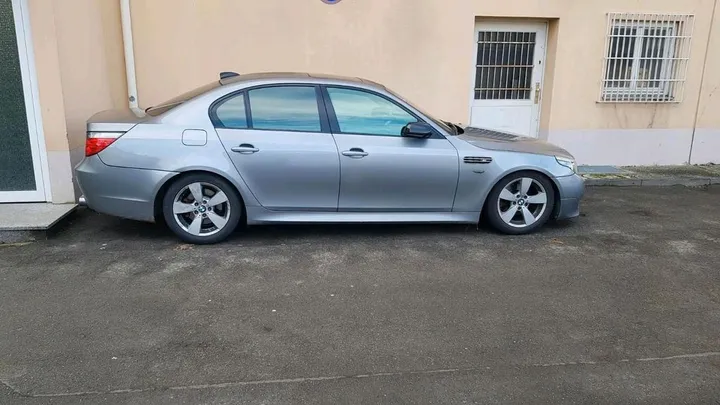 BMW 525