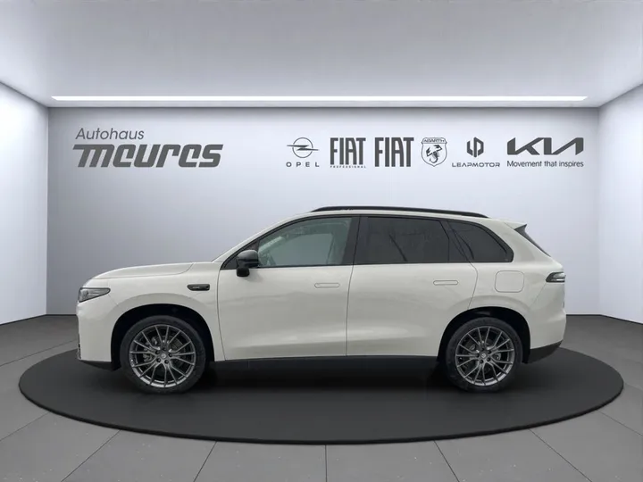 Leapmotor C10