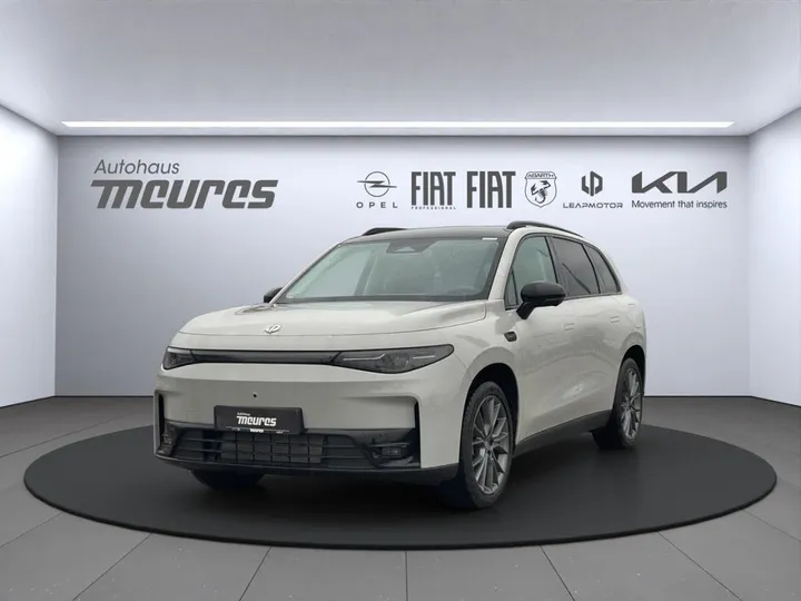 Leapmotor C10