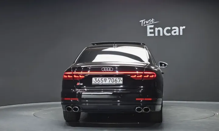 Audi S8