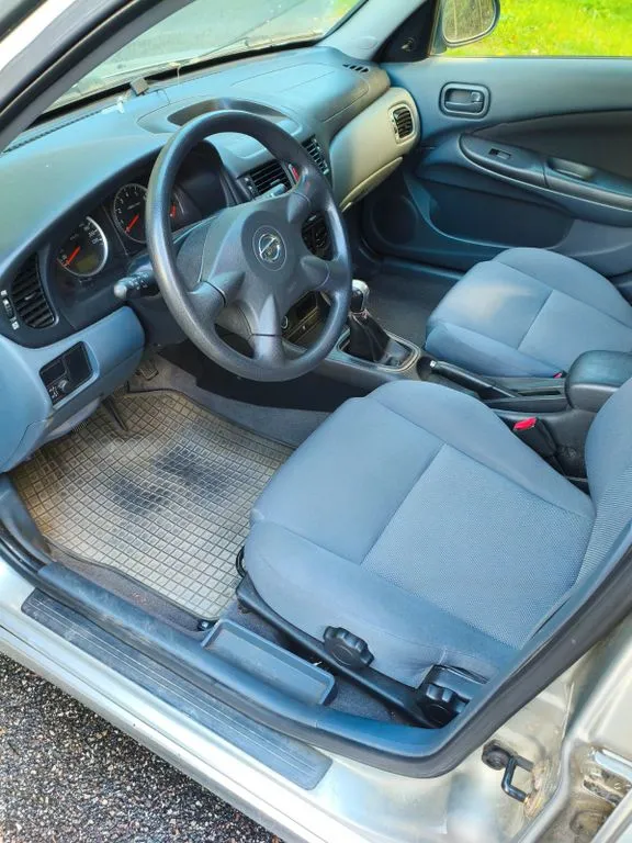 Nissan Almera