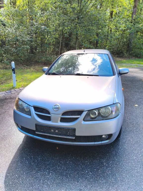 Nissan Almera
