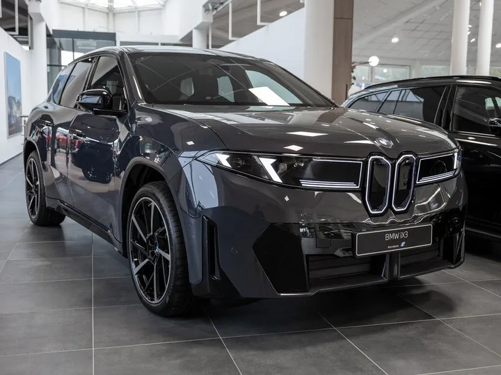 BMW iX3