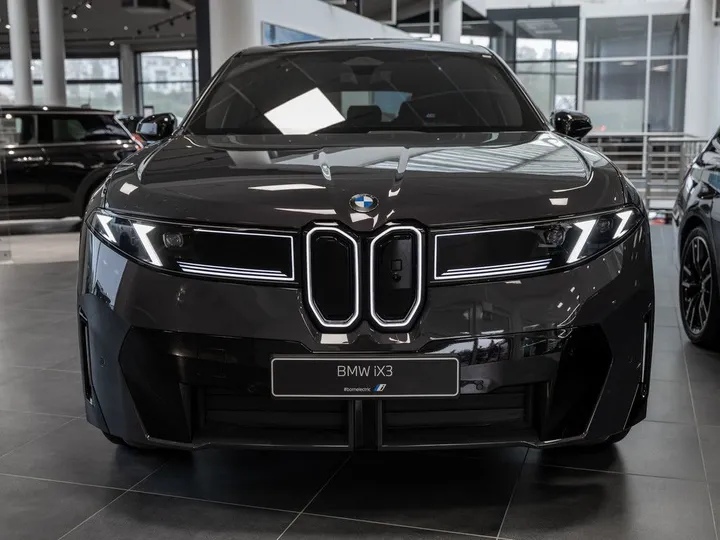 BMW iX3
