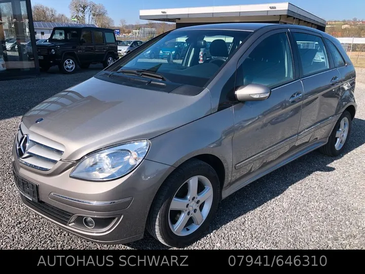 Mercedes-Benz B 200