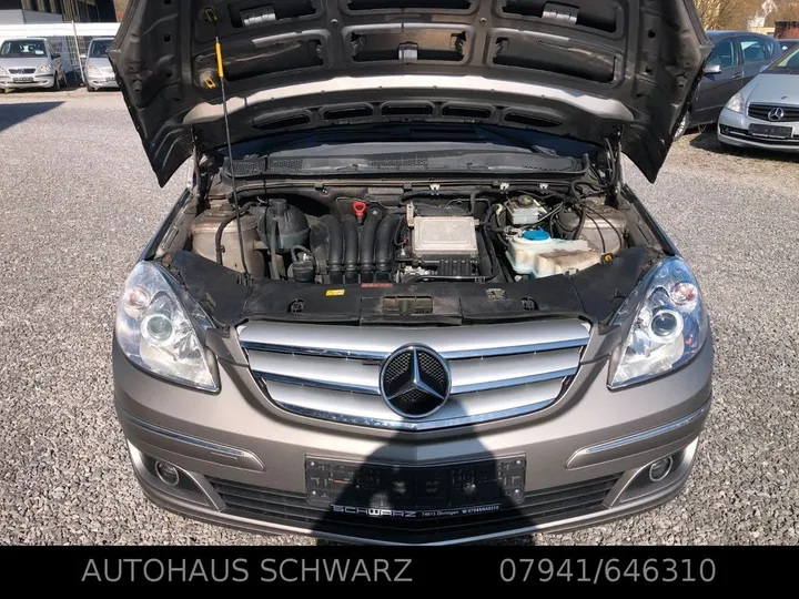 Mercedes-Benz B 200