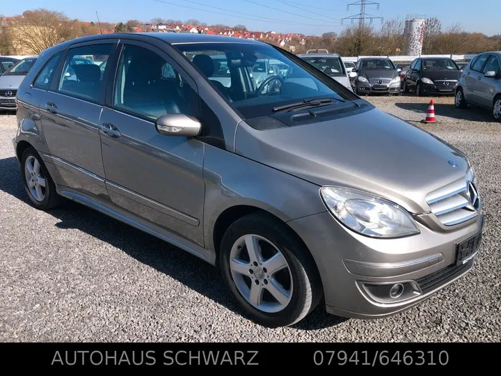 Mercedes-Benz B 200