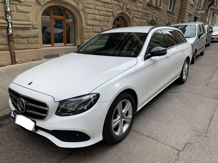 Mercedes-Benz E 220