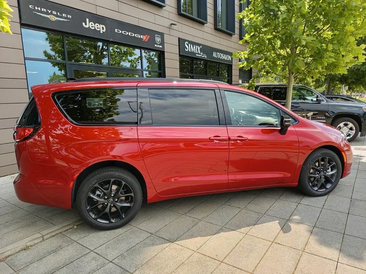 Chrysler Pacifica