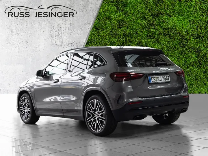 Mercedes-Benz GLA 200