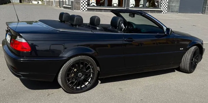 BMW 323
