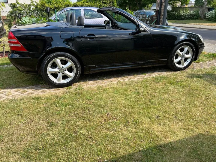 Mercedes-Benz SLK 320