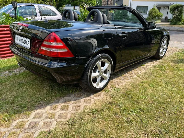 Mercedes-Benz SLK 320