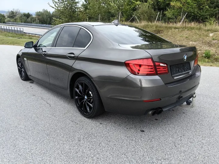 BMW 523