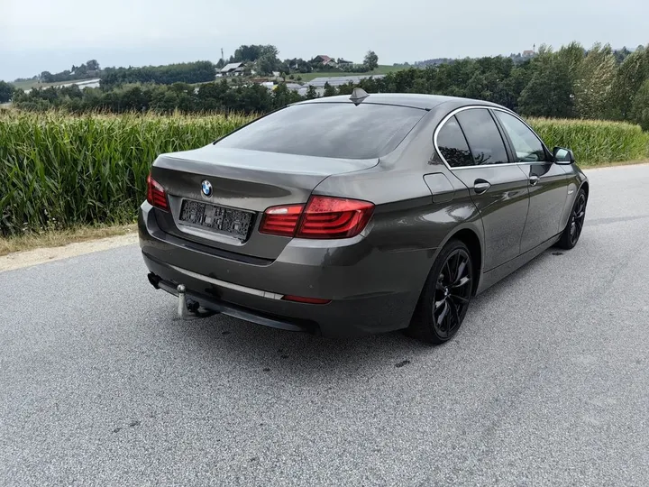 BMW 523