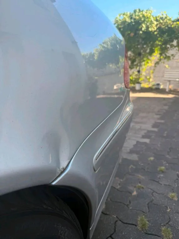 Mercedes-Benz E 320