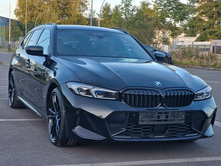 BMW 330