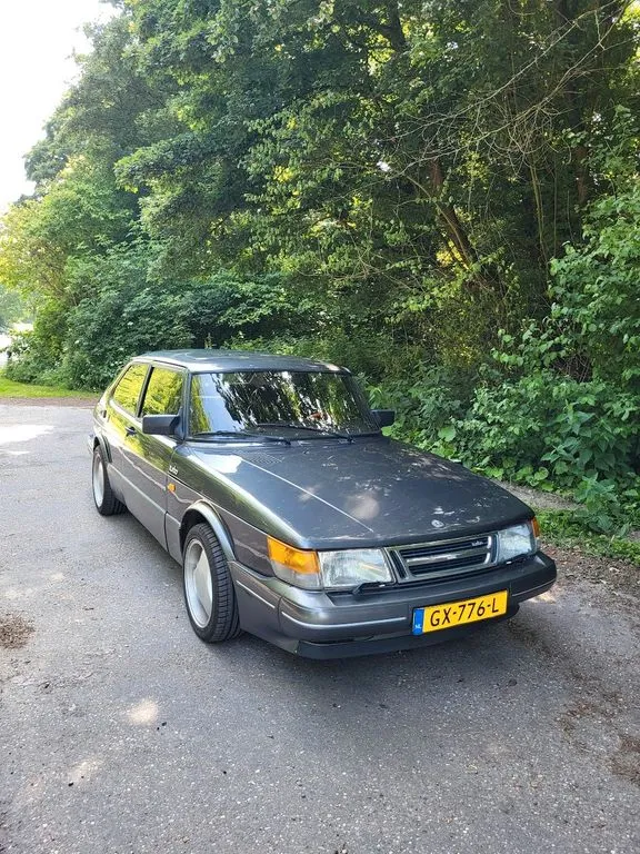Saab 900