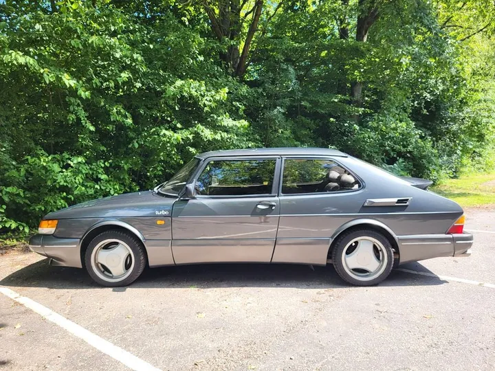 Saab 900