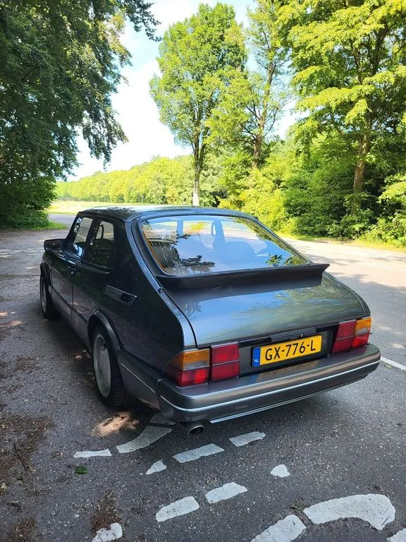 Saab 900