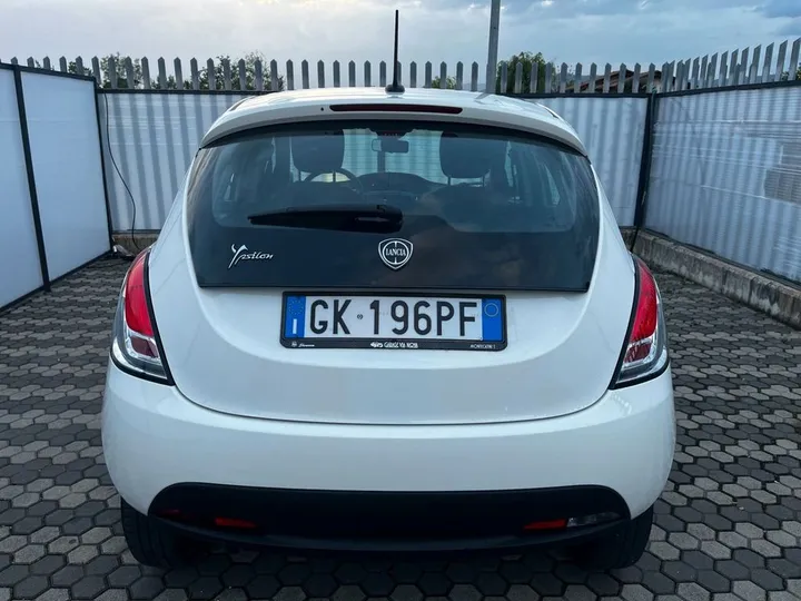 Lancia Ypsilon