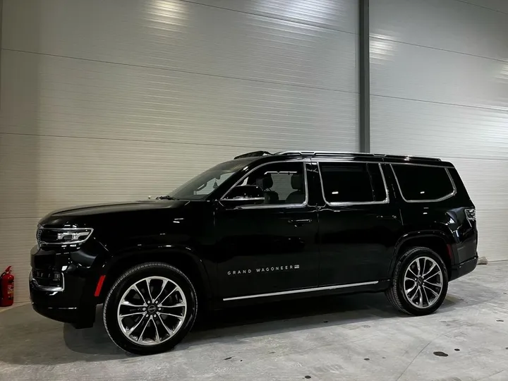 Jeep Wagoneer