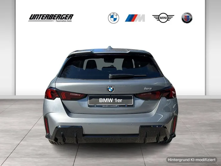 BMW 123