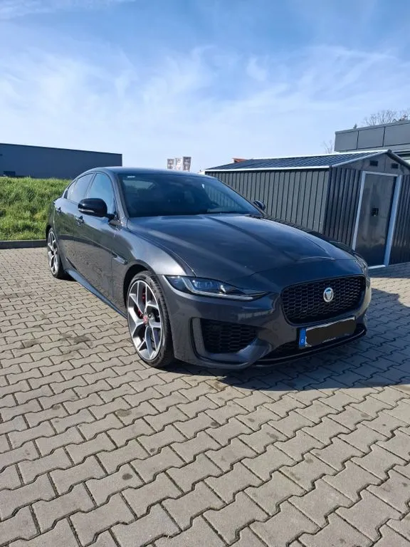 Jaguar XE