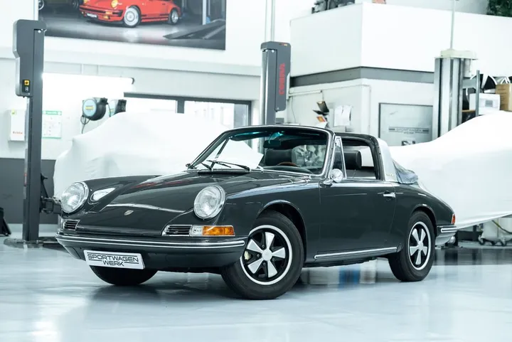 Porsche 911