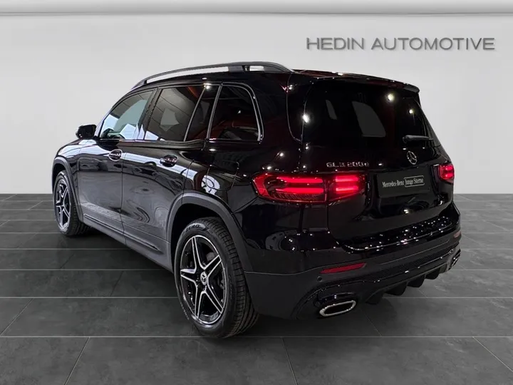 Mercedes-Benz GLB 200