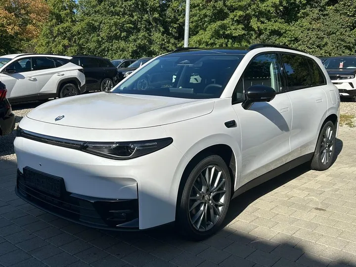 Leapmotor C10