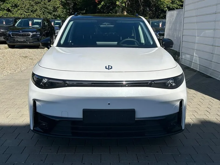 Leapmotor C10