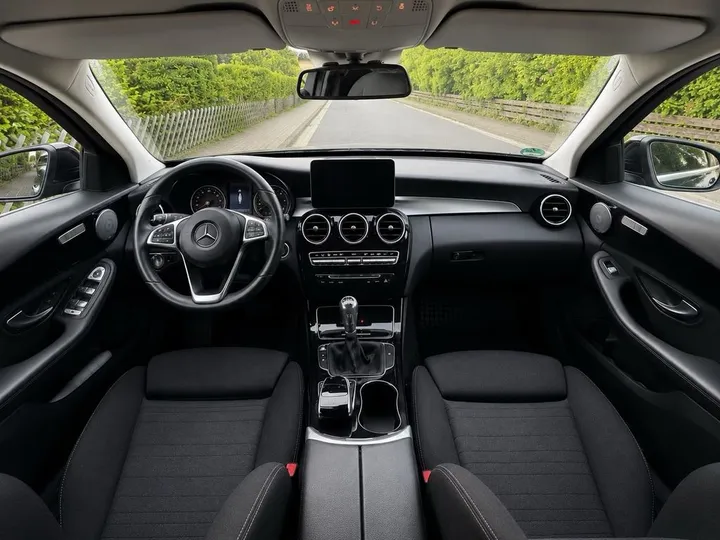 Mercedes-Benz C 220