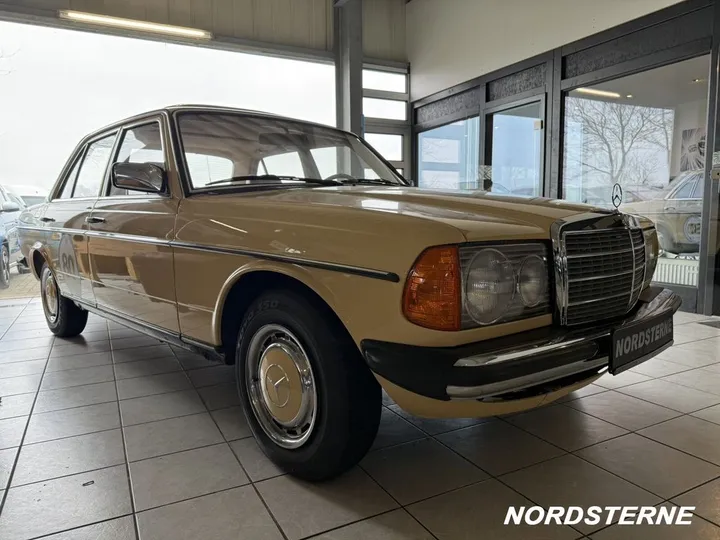 Mercedes-Benz 200