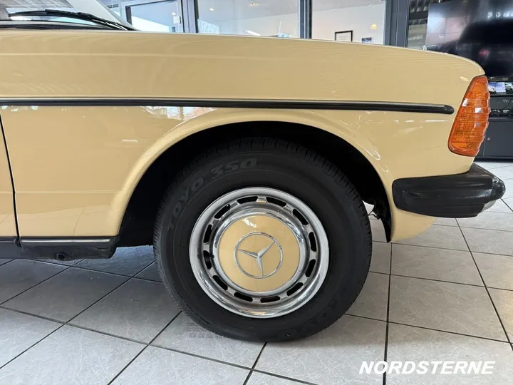 Mercedes-Benz 200