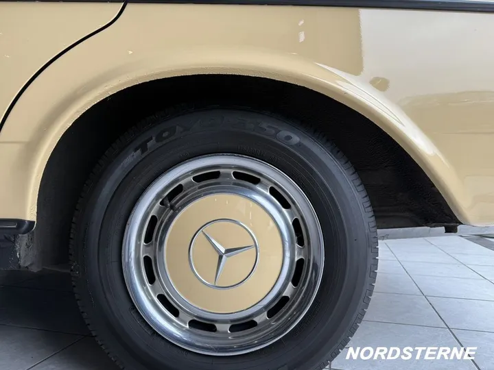 Mercedes-Benz 200