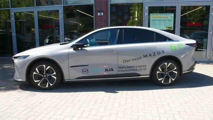 Mazda 6e