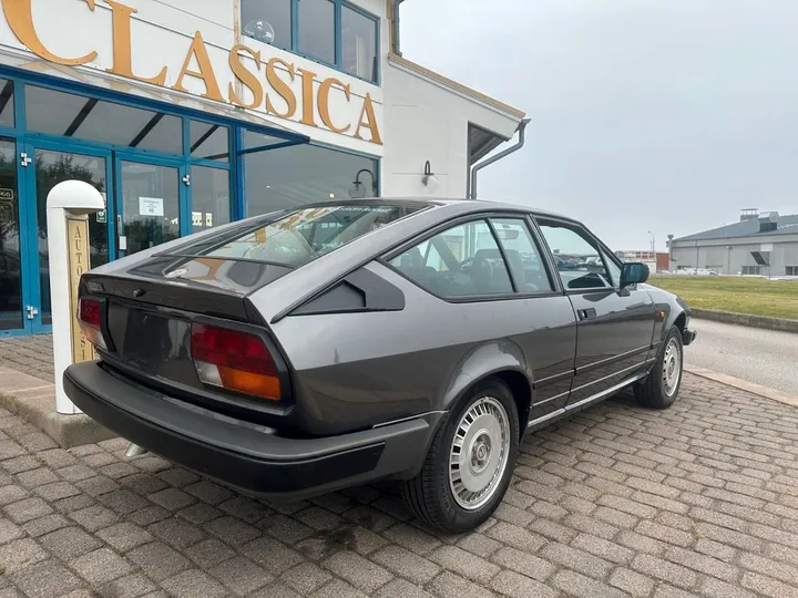 Alfa Romeo GTV