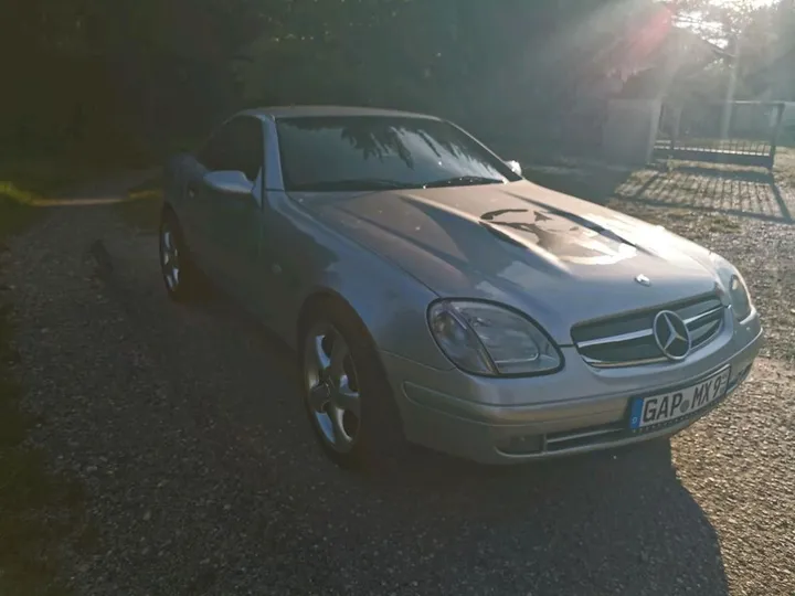 Mercedes-Benz SLK 230