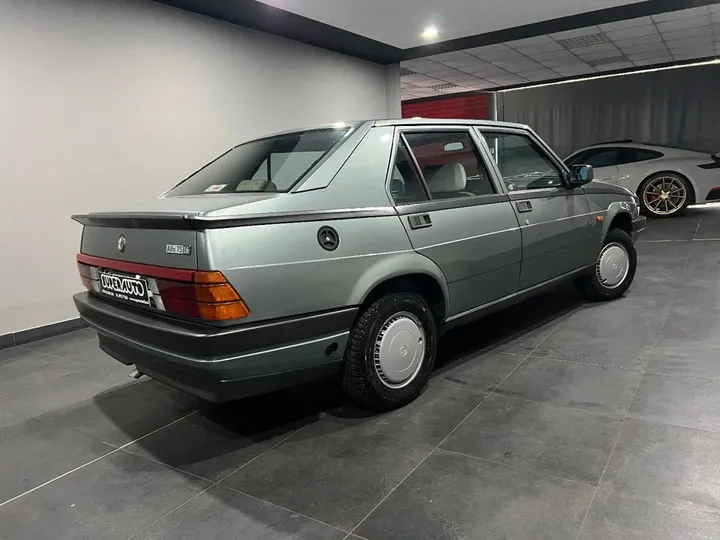 Alfa Romeo 75
